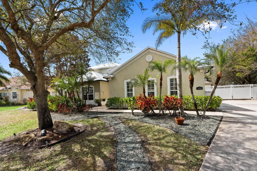 2704 Serenity Circle Fort Pierce, FL 34981