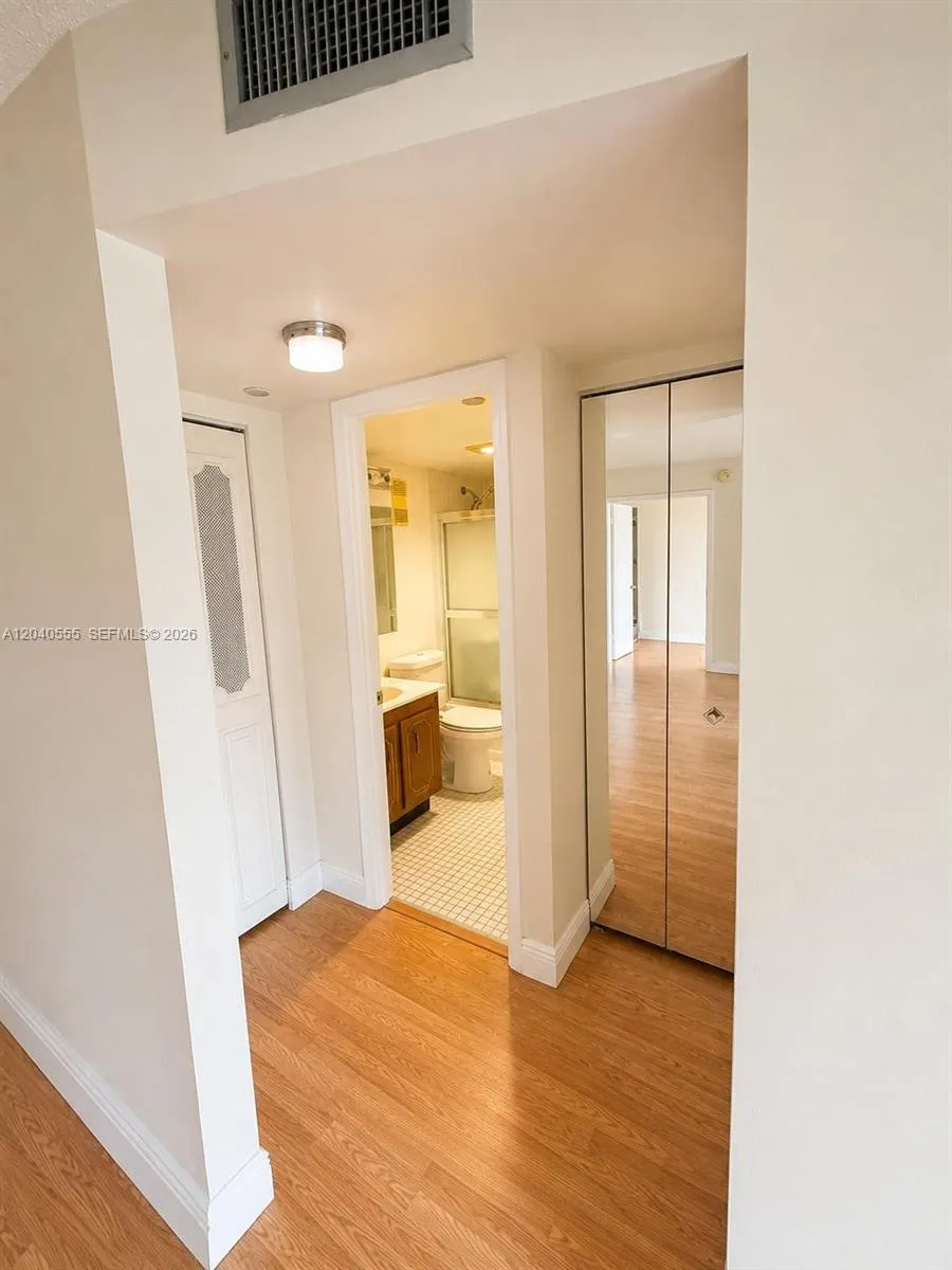 900 Saint Charles Pl #407 Pembroke Pines, FL 33026