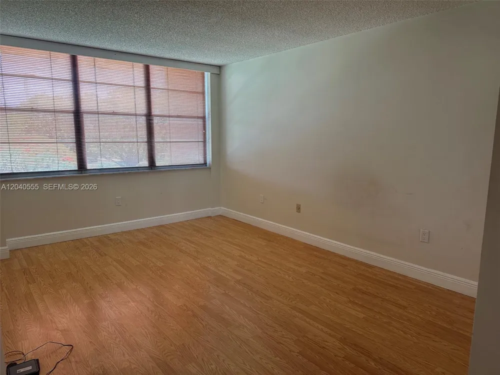 900 Saint Charles Pl #407 Pembroke Pines, FL 33026