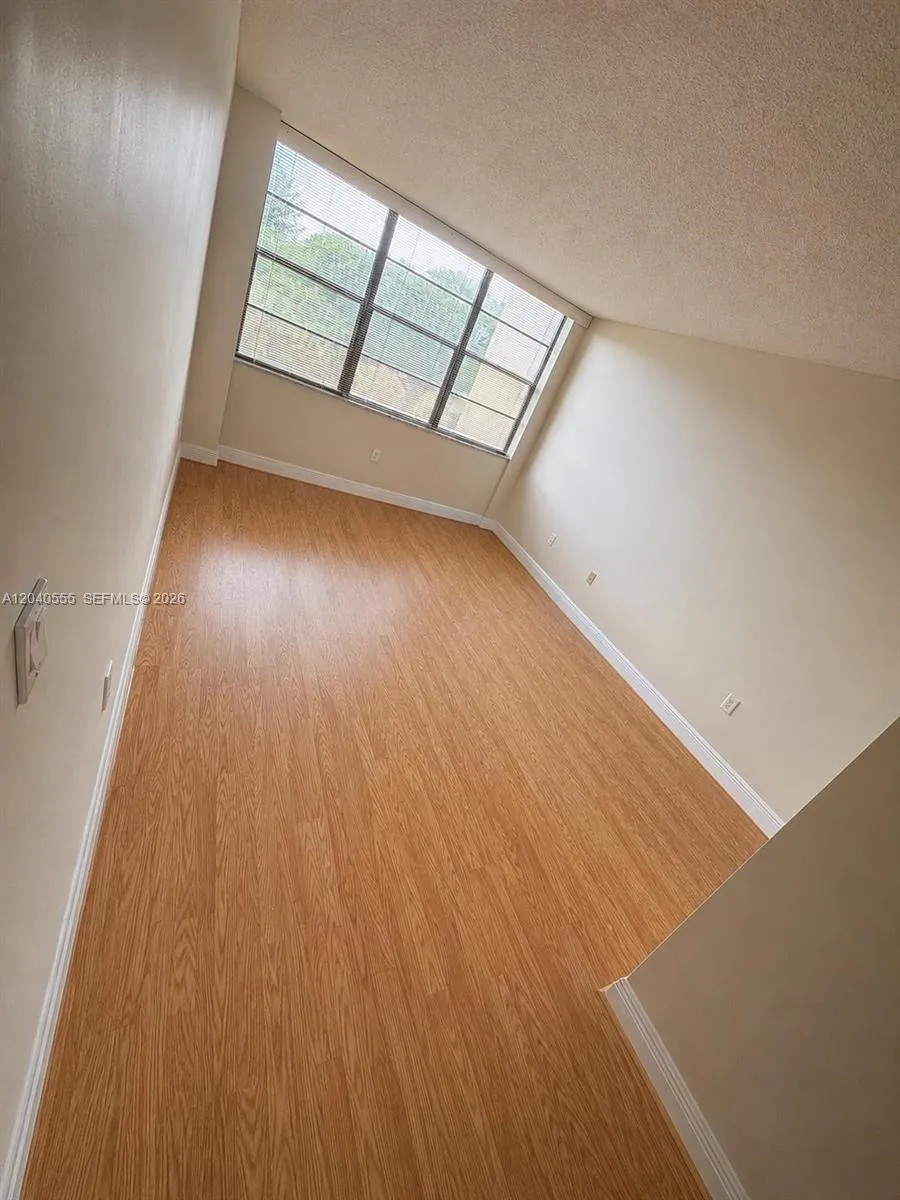 900 Saint Charles Pl #407 Pembroke Pines, FL 33026
