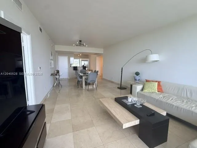601 NE 36th St #803 Miami, FL 33137