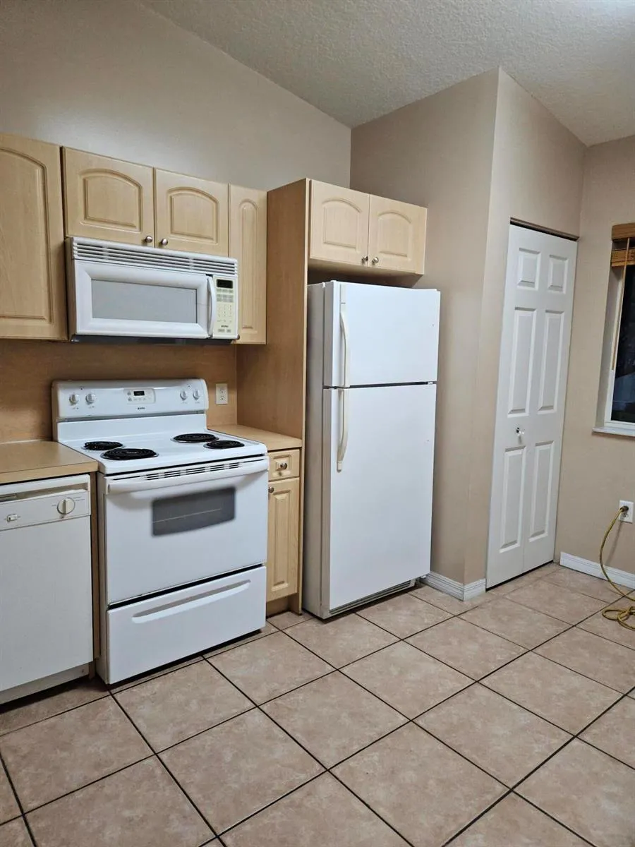 7900 NW 6th Street #205 Pembroke Pines, FL 33024