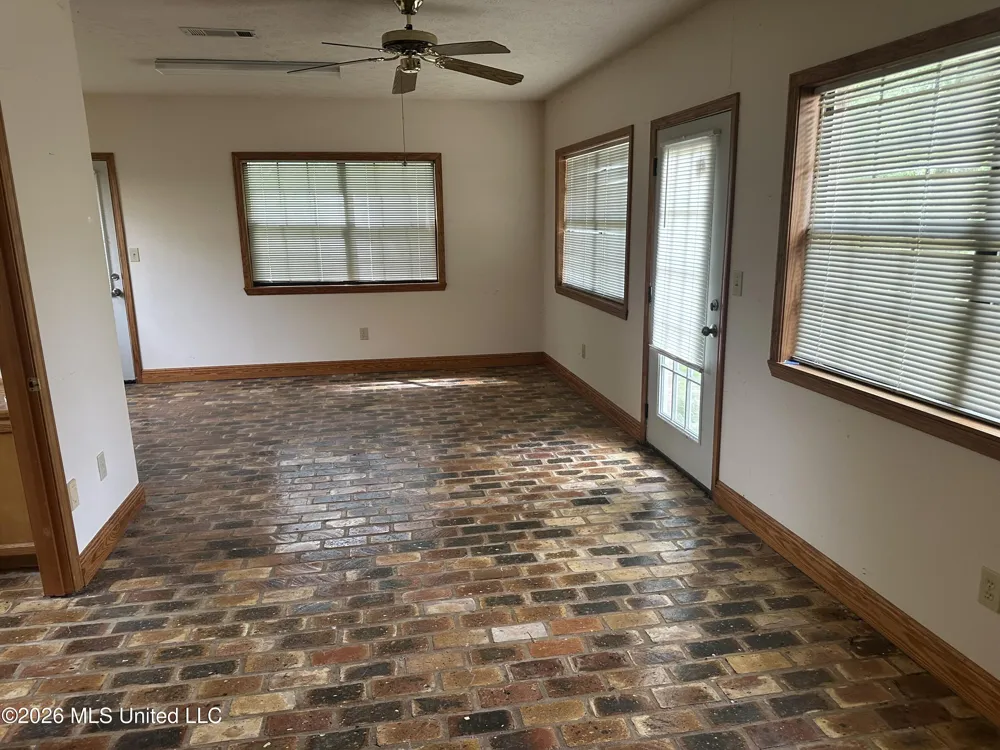 2723 Davis Road Byram, MS 39170