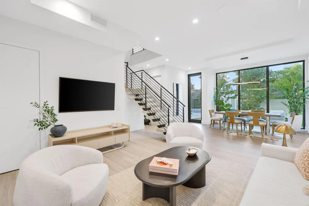 201 SE 4th Avenue Delray Beach, FL 33483
