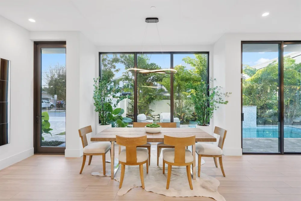 201 SE 4th Avenue Delray Beach, FL 33483