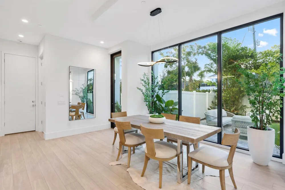 201 SE 4th Avenue Delray Beach, FL 33483