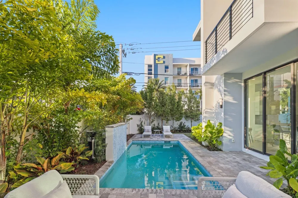 201 SE 4th Avenue Delray Beach, FL 33483