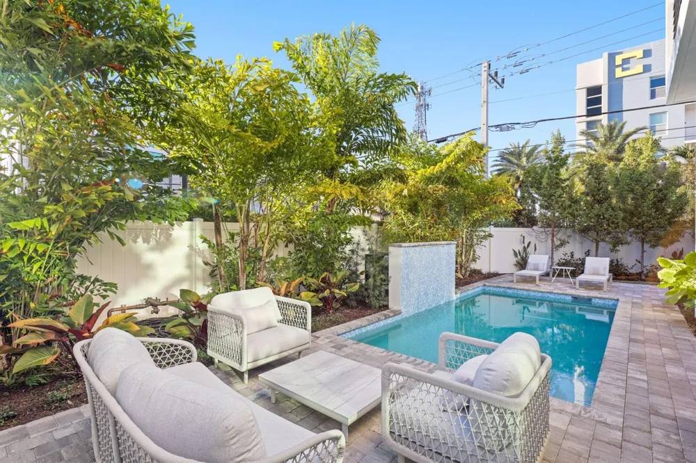 201 SE 4th Avenue Delray Beach, FL 33483