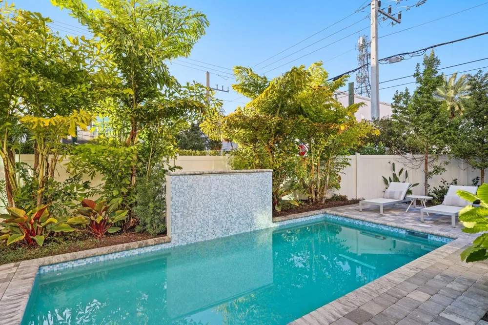 201 SE 4th Avenue Delray Beach, FL 33483