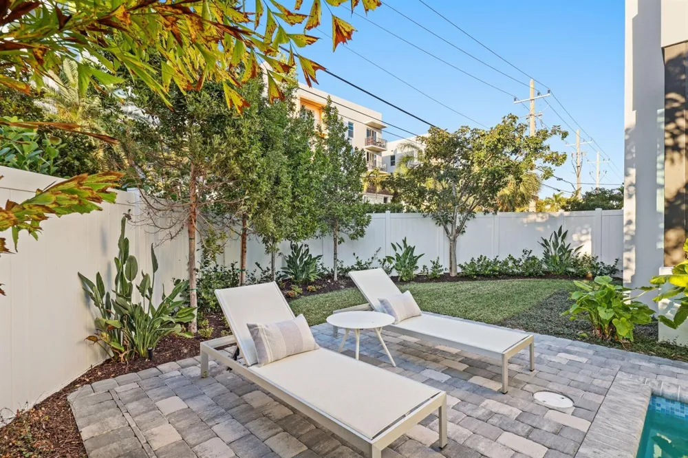 201 SE 4th Avenue Delray Beach, FL 33483