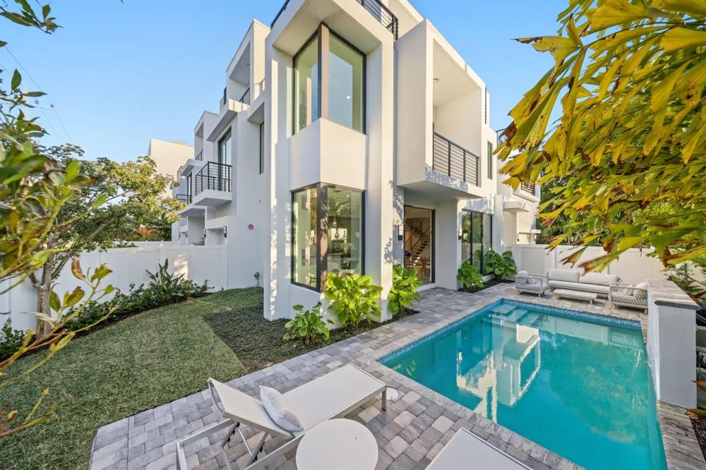 201 SE 4th Avenue Delray Beach, FL 33483