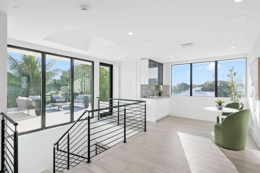 201 SE 4th Avenue Delray Beach, FL 33483