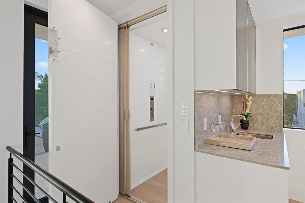 201 SE 4th Avenue Delray Beach, FL 33483
