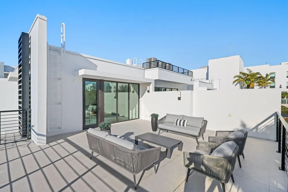 201 SE 4th Avenue Delray Beach, FL 33483