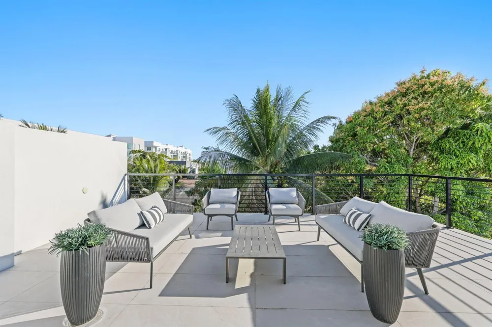 201 SE 4th Avenue Delray Beach, FL 33483