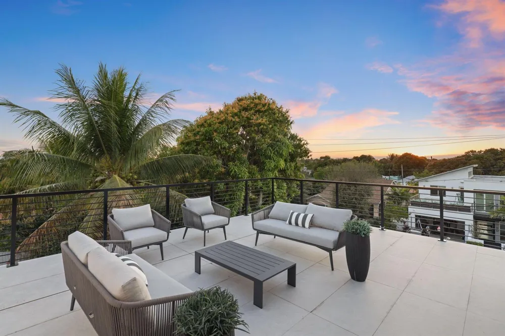 201 SE 4th Avenue Delray Beach, FL 33483