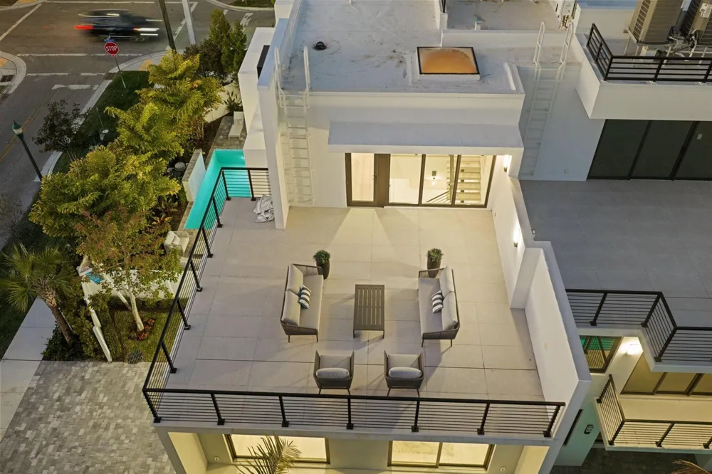 201 SE 4th Avenue Delray Beach, FL 33483