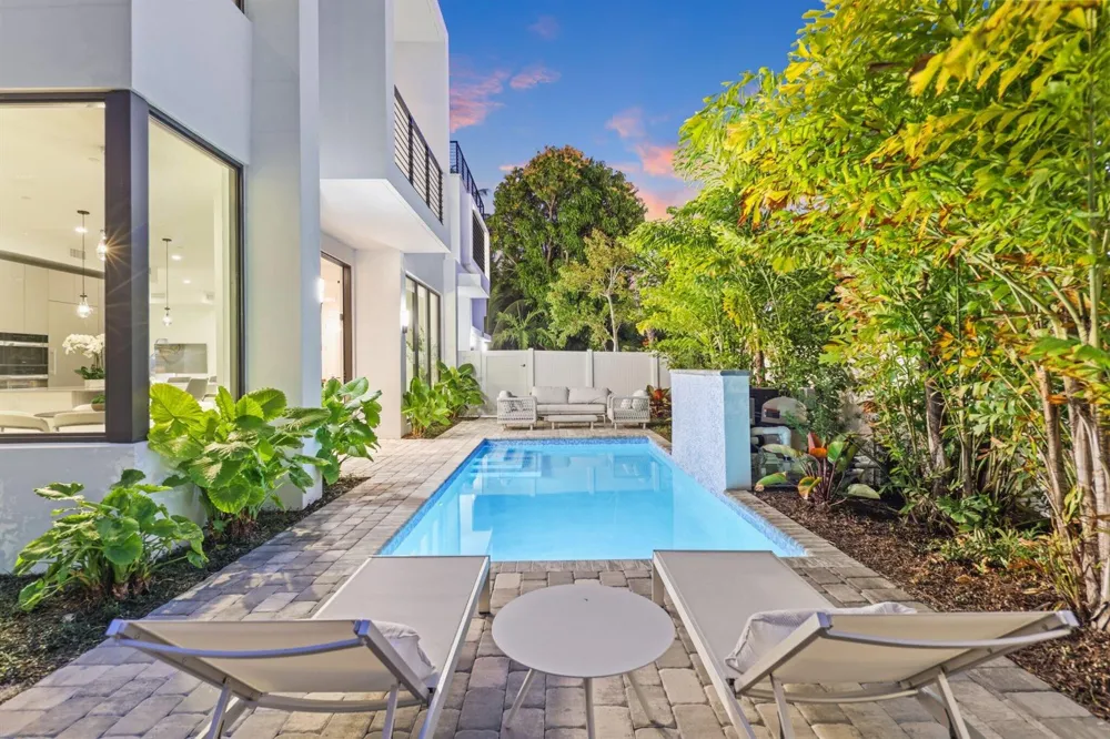 201 SE 4th Avenue Delray Beach, FL 33483