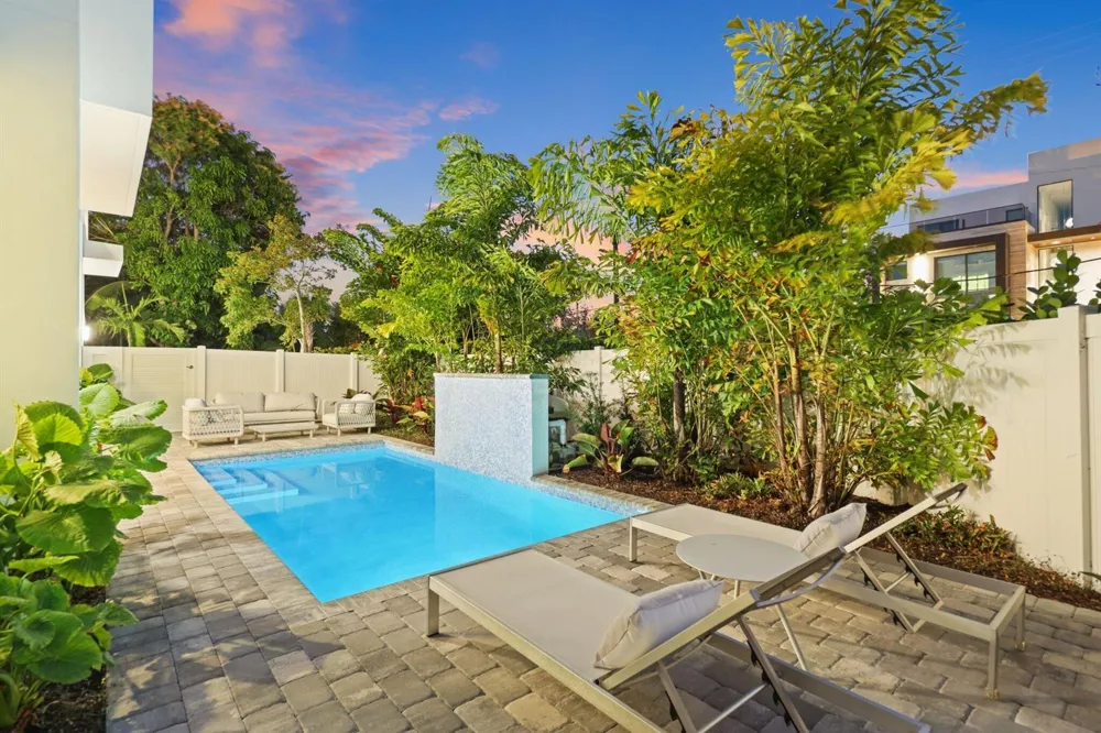 201 SE 4th Avenue Delray Beach, FL 33483