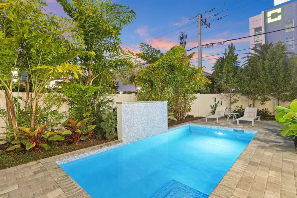 201 SE 4th Avenue Delray Beach, FL 33483