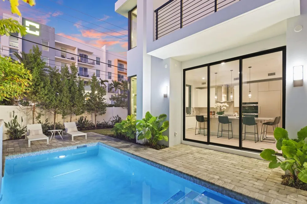 201 SE 4th Avenue Delray Beach, FL 33483