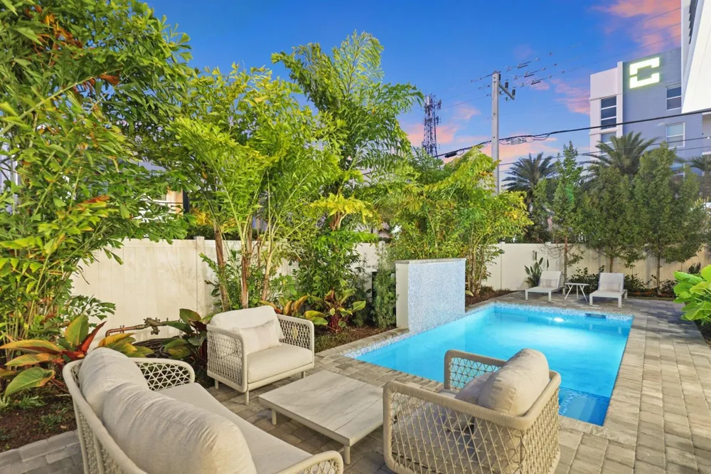 201 SE 4th Avenue Delray Beach, FL 33483