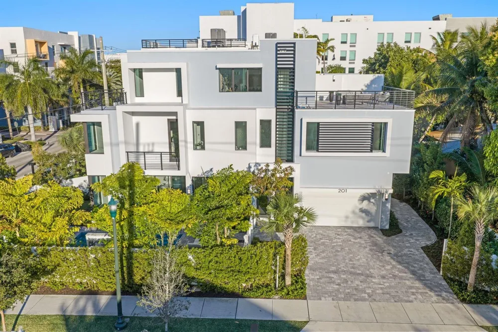 201 SE 4th Avenue Delray Beach, FL 33483