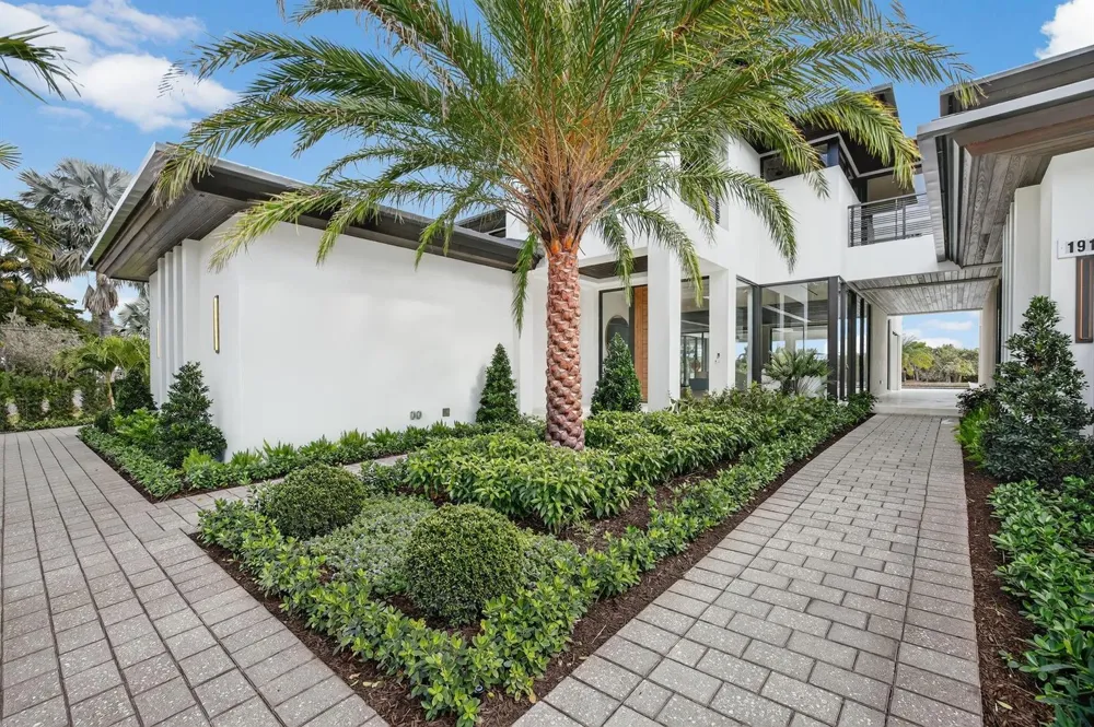 1918 Intracoastal Drive Fort Lauderdale, FL 33305