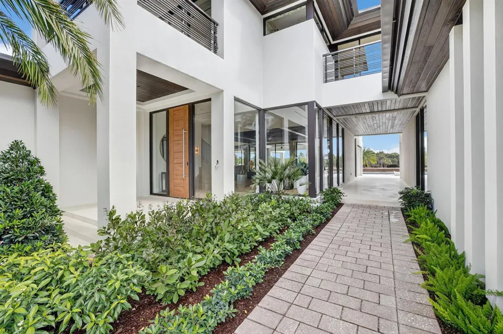1918 Intracoastal Drive Fort Lauderdale, FL 33305