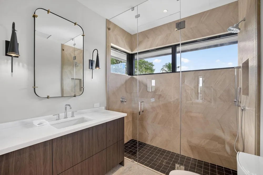 1918 Intracoastal Drive Fort Lauderdale, FL 33305