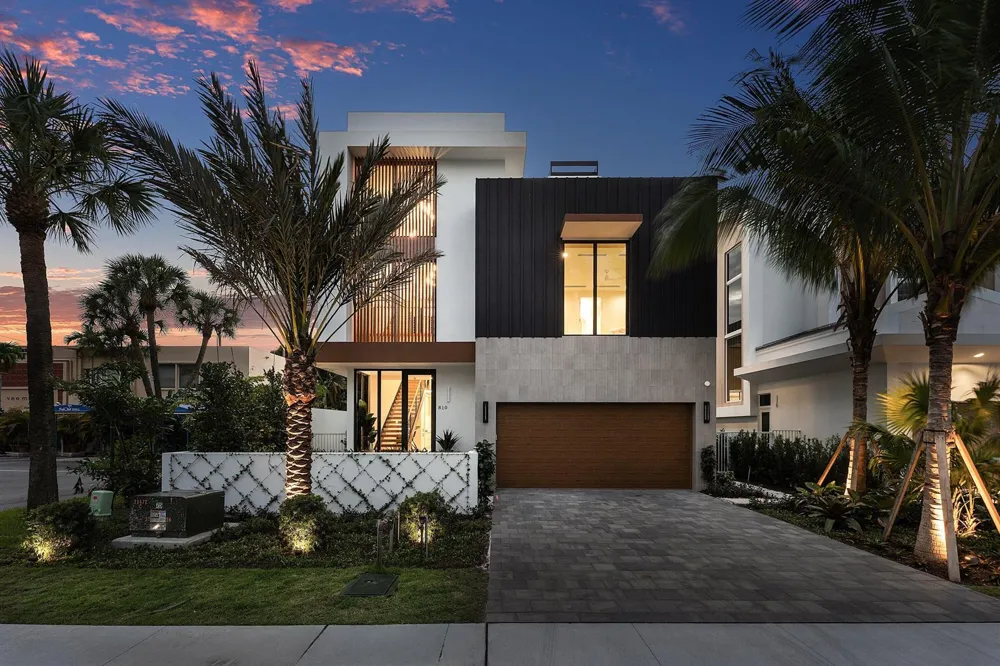 810 Palm Trail Delray Beach, FL 33483