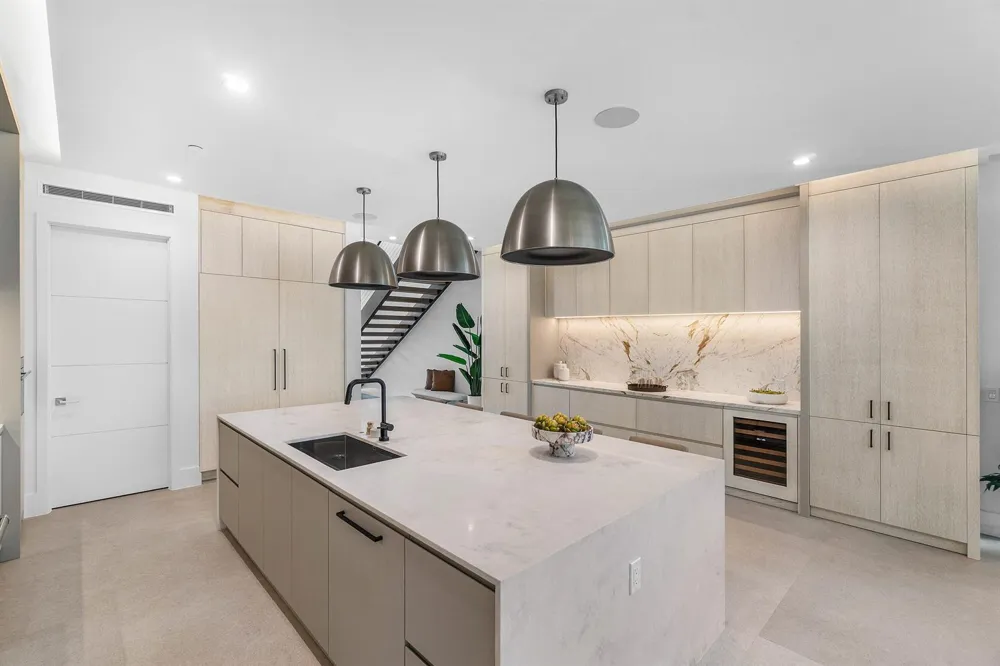 810 Palm Trail Delray Beach, FL 33483