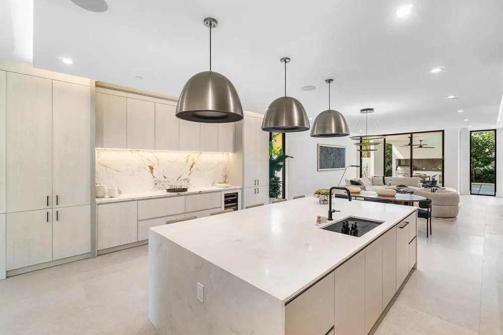 810 Palm Trail Delray Beach, FL 33483