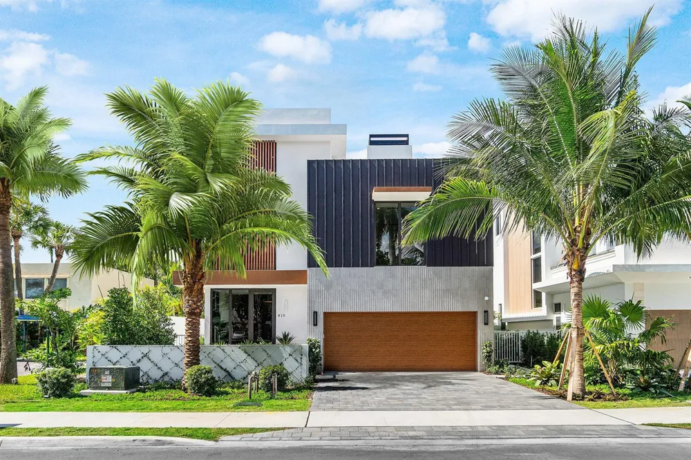 810 Palm Trail Delray Beach, FL 33483