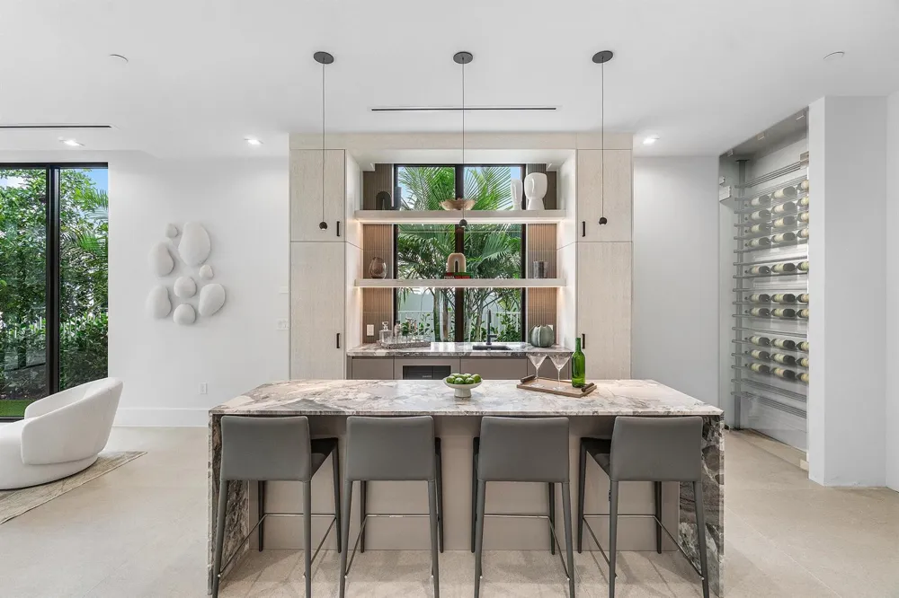 810 Palm Trail Delray Beach, FL 33483