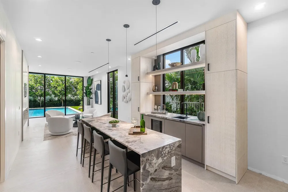 810 Palm Trail Delray Beach, FL 33483