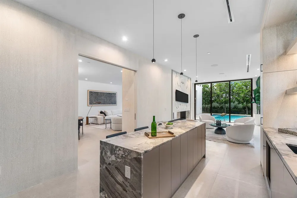 810 Palm Trail Delray Beach, FL 33483