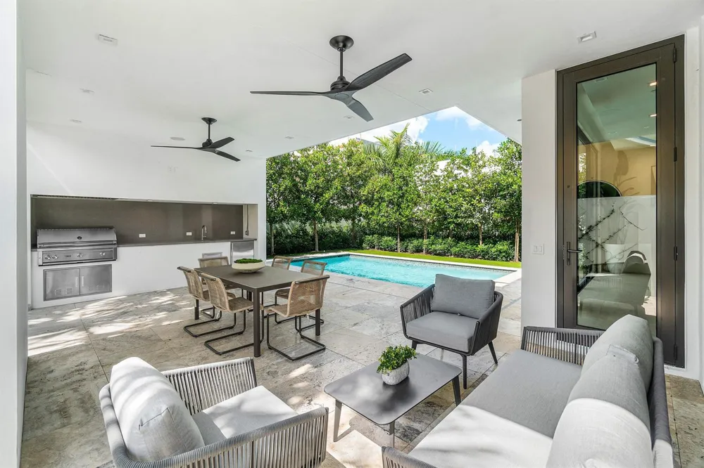810 Palm Trail Delray Beach, FL 33483