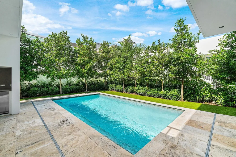 810 Palm Trail Delray Beach, FL 33483