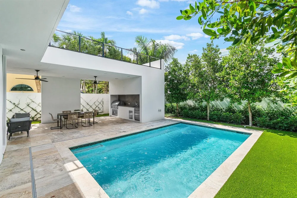 810 Palm Trail Delray Beach, FL 33483