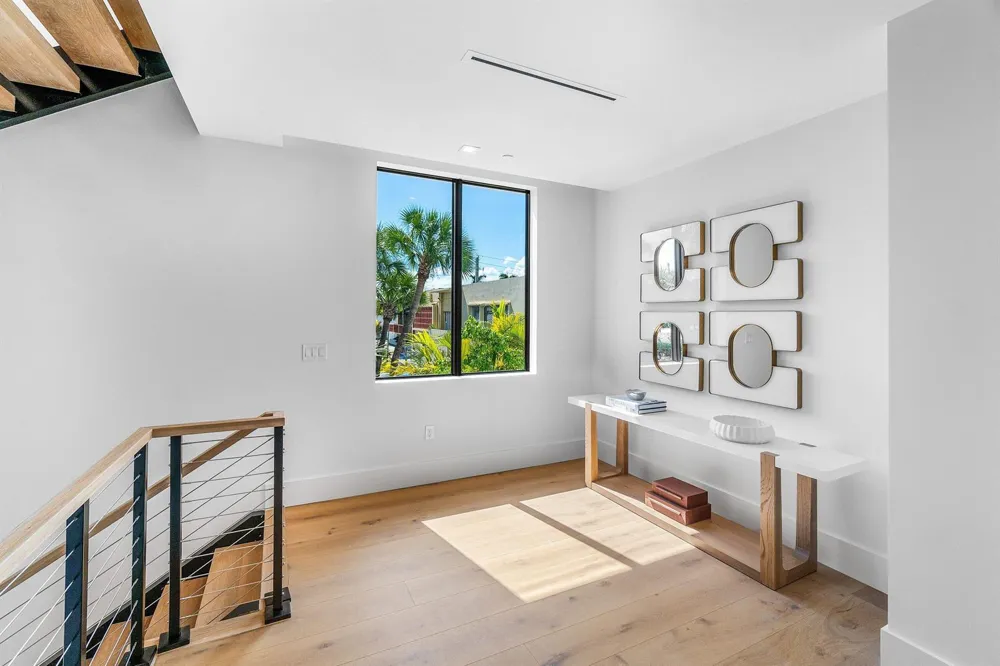 810 Palm Trail Delray Beach, FL 33483
