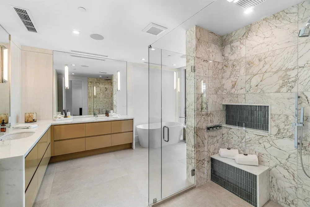 810 Palm Trail Delray Beach, FL 33483