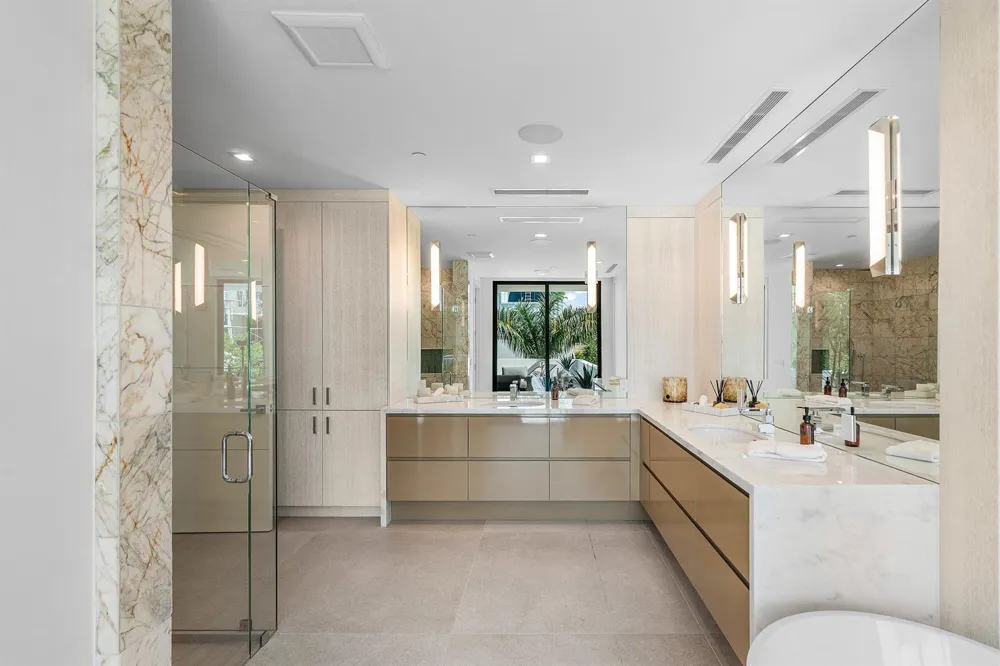 810 Palm Trail Delray Beach, FL 33483