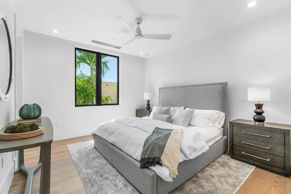 810 Palm Trail Delray Beach, FL 33483