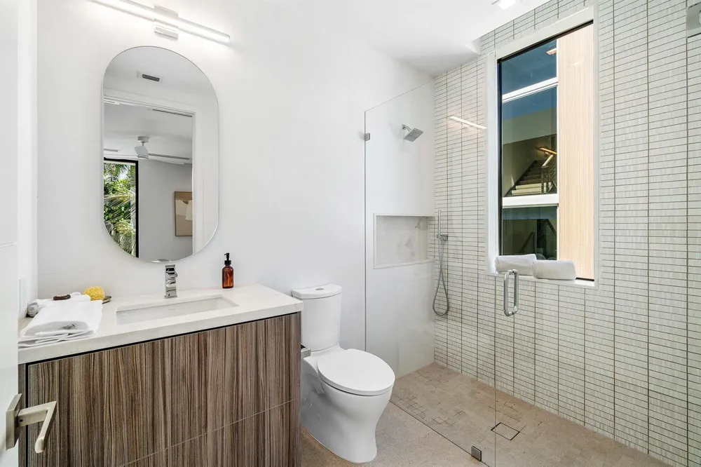 810 Palm Trail Delray Beach, FL 33483