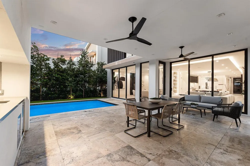 810 Palm Trail Delray Beach, FL 33483