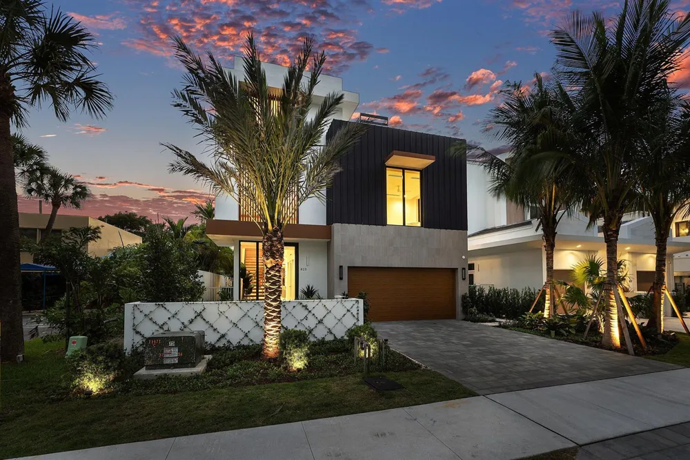 810 Palm Trail Delray Beach, FL 33483