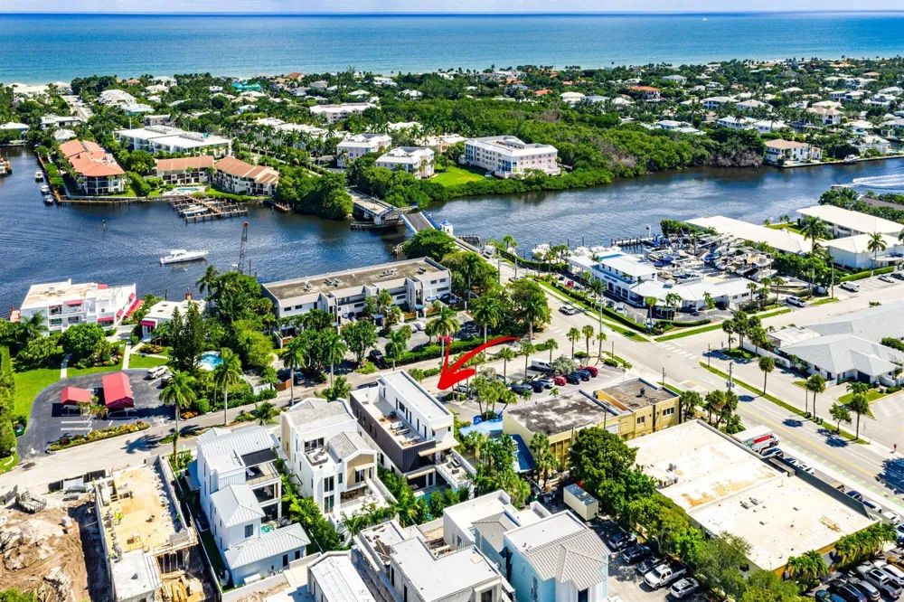810 Palm Trail Delray Beach, FL 33483