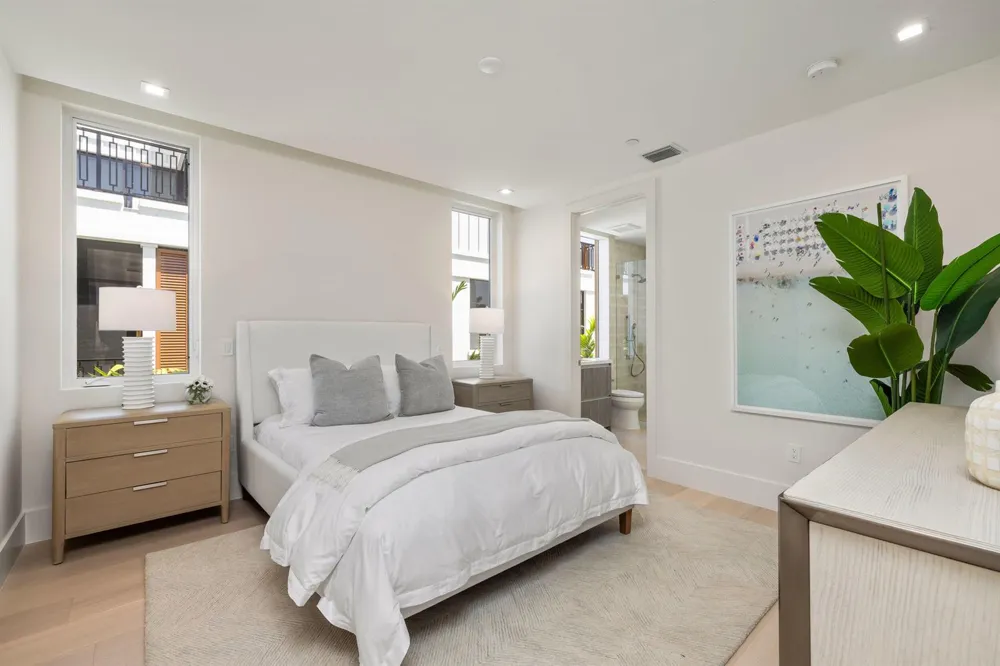 812 Palm Trail Delray Beach, FL 33483