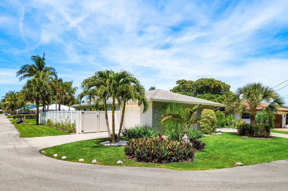 106 Periwinkle Drive Hypoluxo, FL 33462